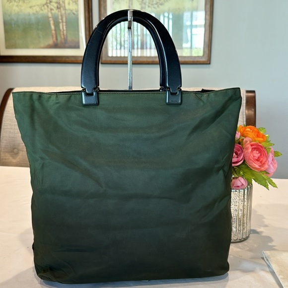 Authentic Prada tote bag - Picture 2 of 9